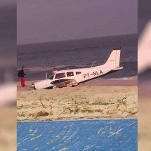 Avião pequeno faz pouso forçado em praia - Reprodução/Redes sociais