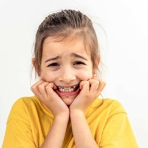 Dentes desalinhados: como a condição pode impactar a vida dos jovens - FreePIk
