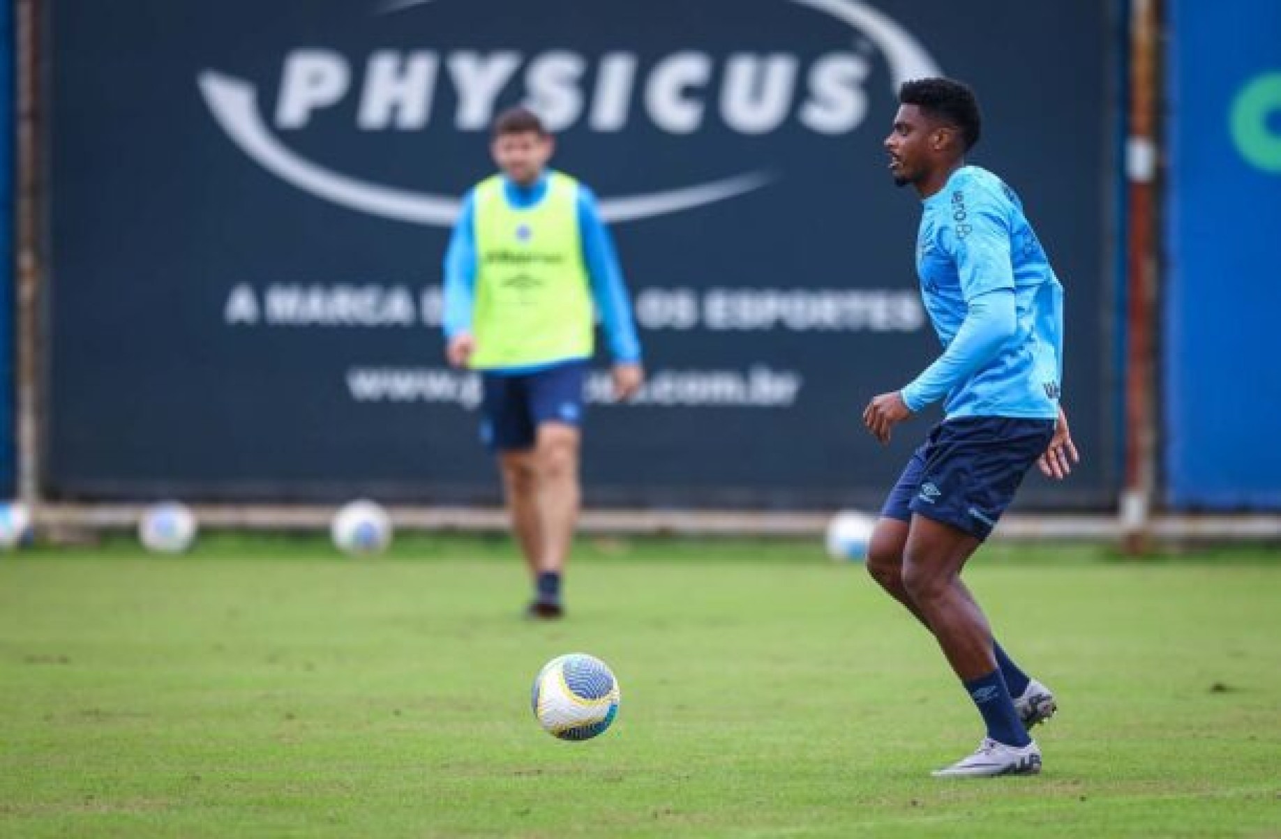 Jemerson é regularizado e já tem previsão para estrear pelo Grêmio