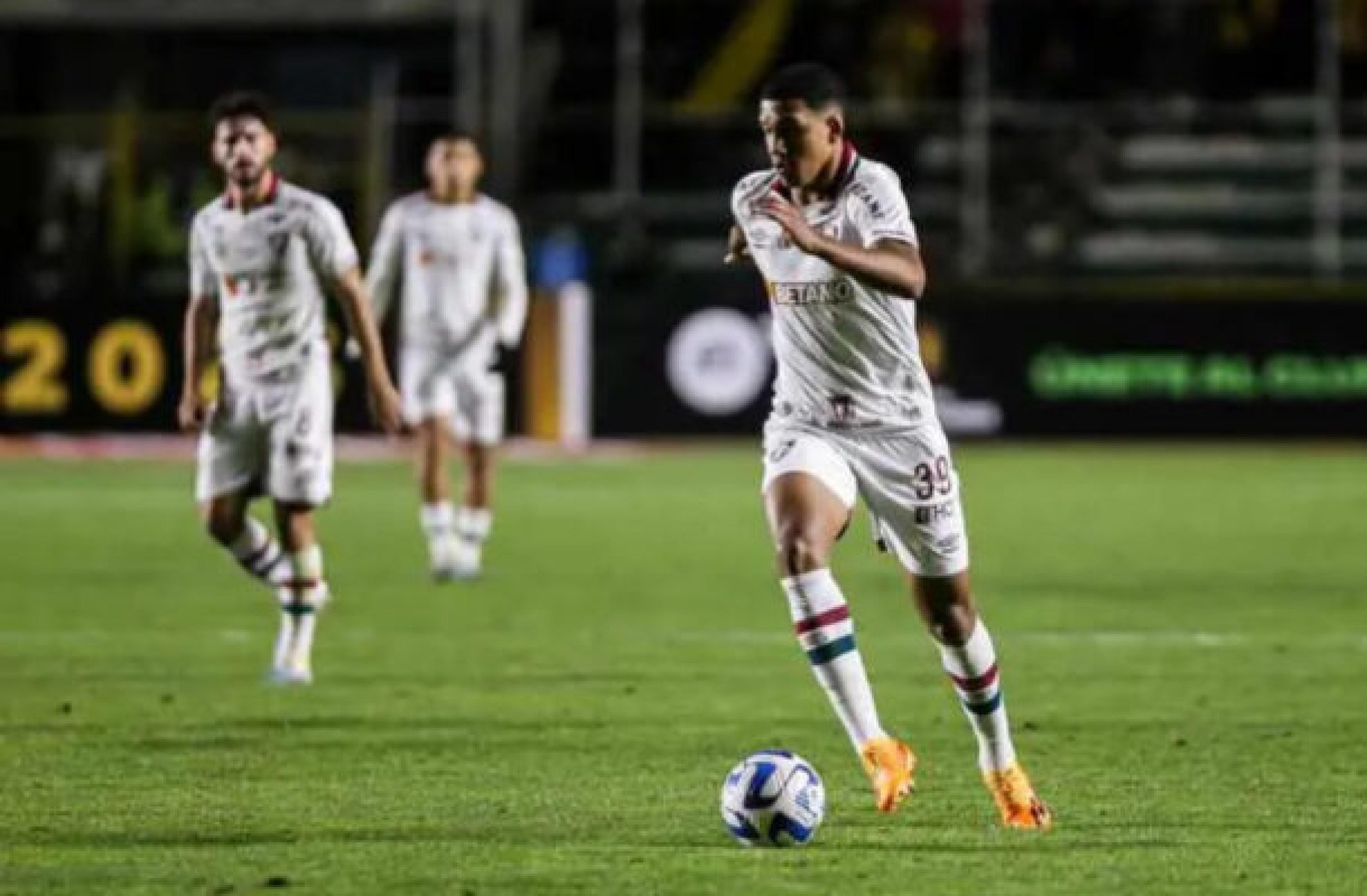 Kauã Elias destaca empate e acredita em recuperação do Fluminense