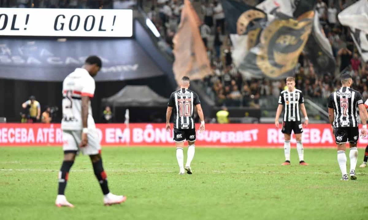 Torcida do Galo vibrou com os 2 a 1 diante do São Paulo, na Arena MRV, depois de três jogos sem vitória no Brasileiro -  (crédito: Ramon Lisboa/EM/D.A. Press)