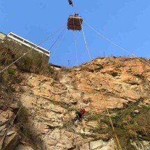 BH: operários ficam presos em guindaste a 40 metros de altura - CBMMG