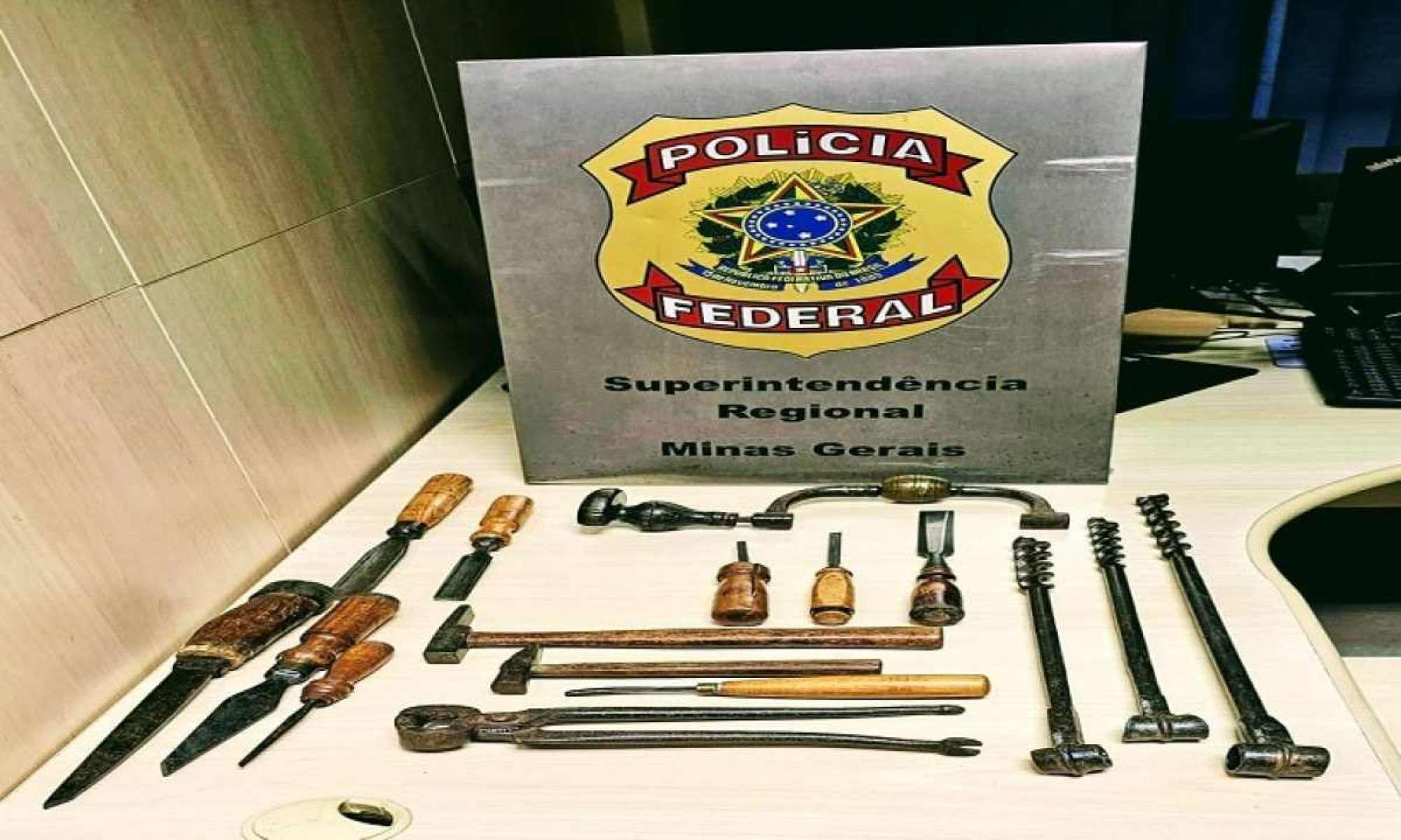 Polícia Federal recupera peças roubadas na Praça da Estação