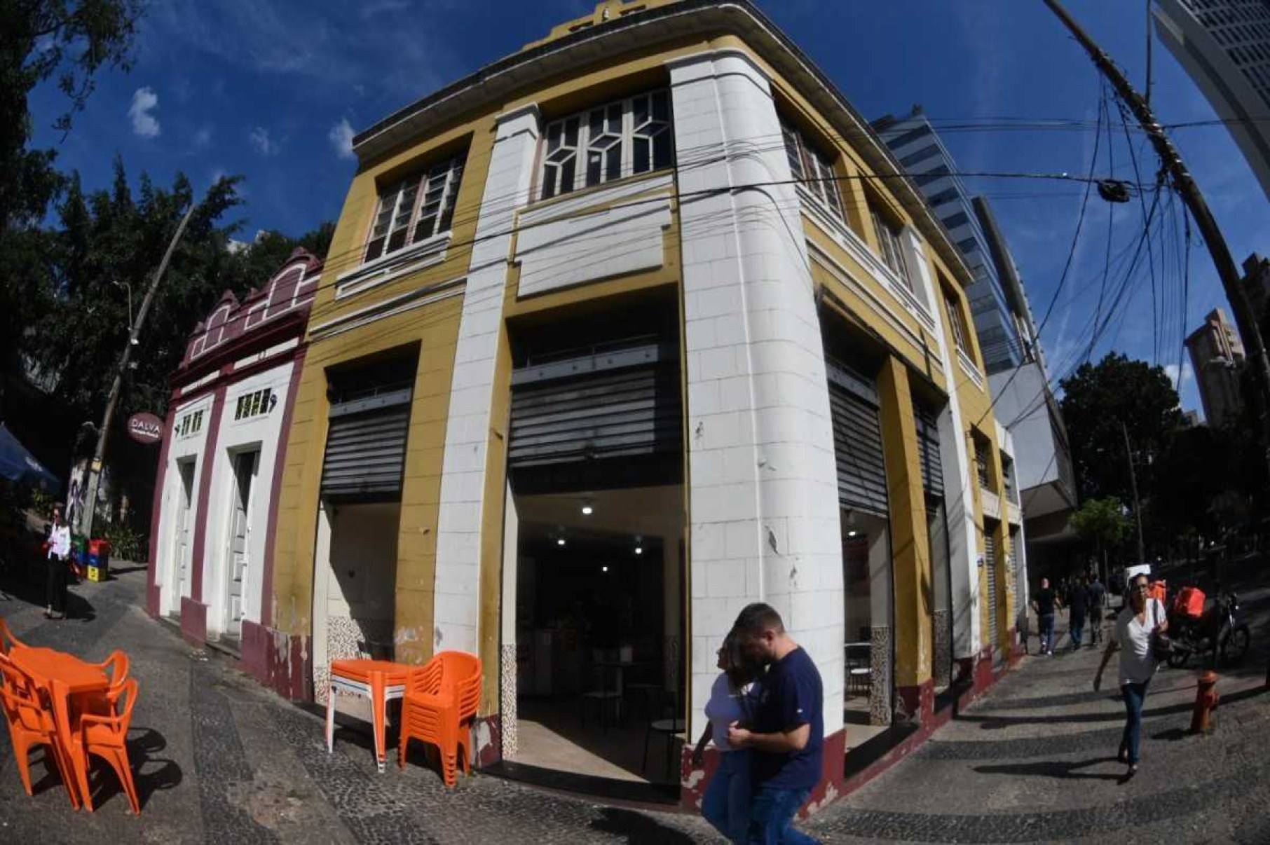 O New Foods está na esquina das avenidas Afonso Pena e Getúlio Vargas, na Praça ABC, Bairro Funcionários, desde 1979