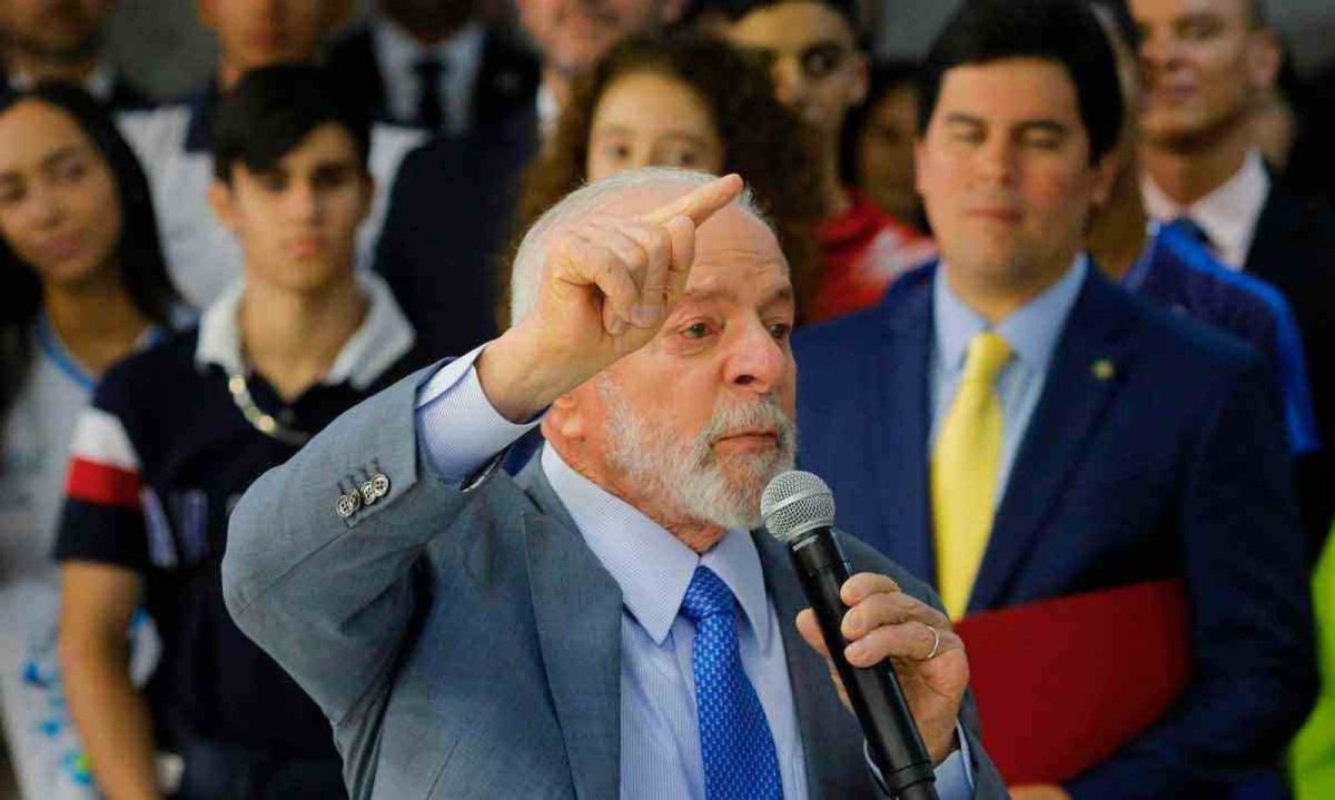 Lula conseguiu avançar com a reforma tributária no Congresso -  (crédito: SERGIO LIMA/AFP)