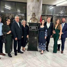 Centenário de Jair Leonardo é lembrado com instalação de busto na UFMG - Acervo pessoal