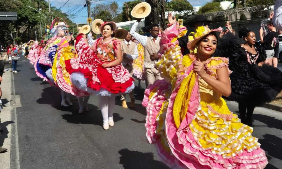 Cortejo junino que marca abertura oficial do Arraial de BH seguiu do Mineirinho até a Igrejinha da Pampulha -  (crédito: Jair Amaral/EM/D.A.Press)