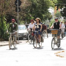 BH: grupo de ciclistas retrô espalha 'charme' e celebra revolução - Jair Amaral/EM/D.A. Press