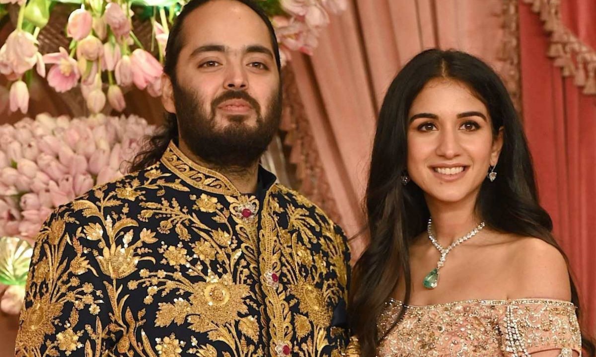 Anant Ambani e  Radhika Merchant  
       -  (crédito: SUJIT JAISWAL / AFP)