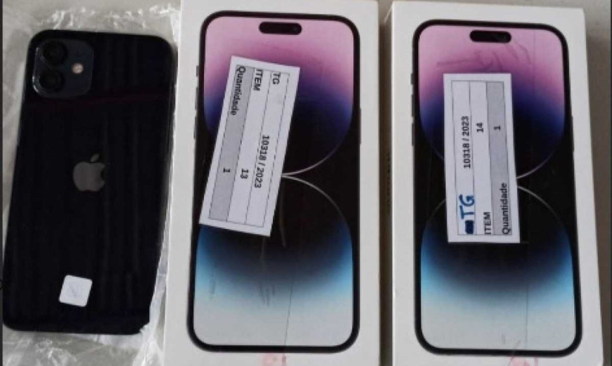 Celulares iPhone 14 Pro Max disponivéis para lances no leilão da Receita Federal.  -  (crédito: Reprodução Receita Federal)