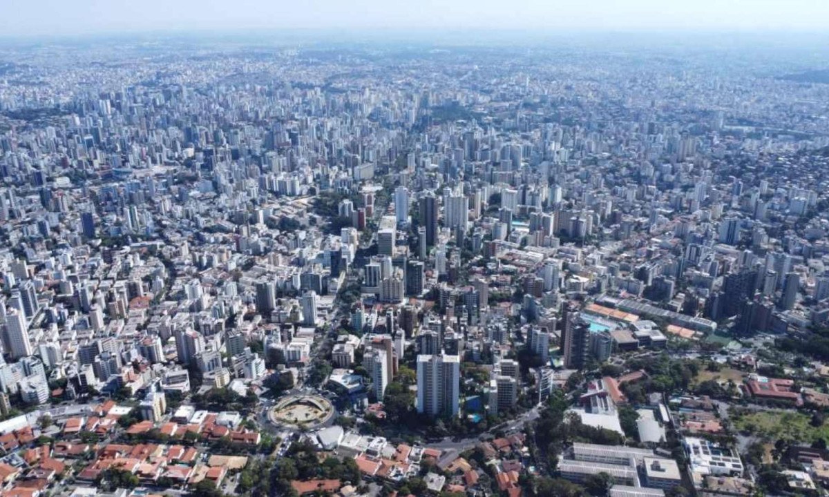 Belo Horizonte e outras 700 cidades mineiras estão em alerta de baixa umidade  -  (crédito: Leandro Couri/EM/D.A.Press)