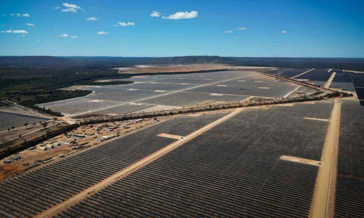 Placas solares até onde a vista alcança em Arinos: 