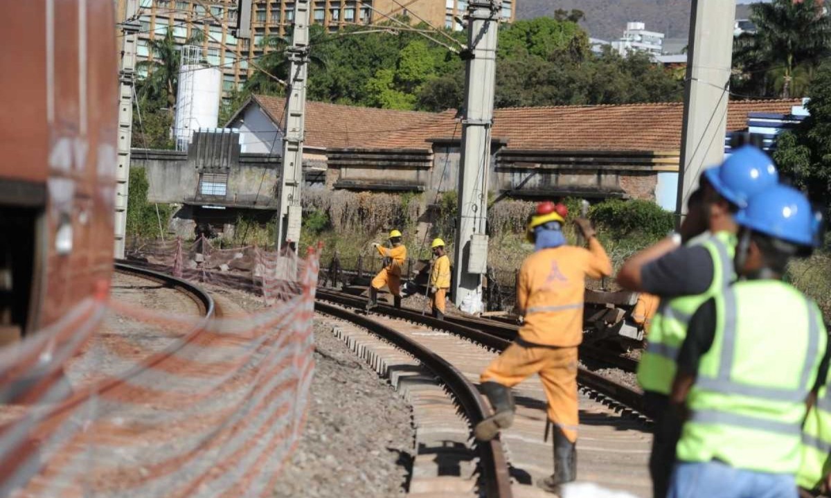 Obras vão revitalizar trecho de 300 metros de via permanente -  (crédito: Alexandre Guzanshe/EM/D.A Press)