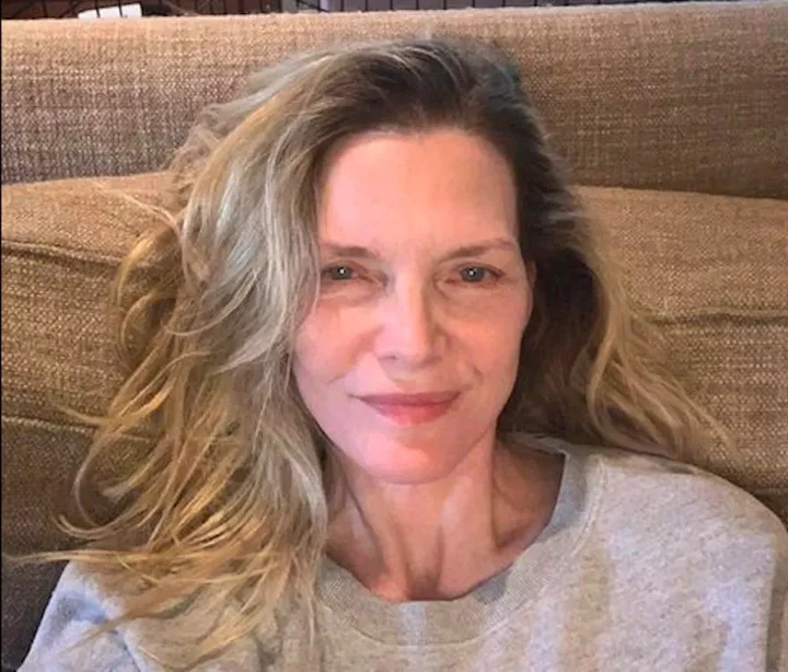 Bela e "sem maquiagem", Michelle Pfeiffer estrela nova comédia natalina - Reprodução/Instagram