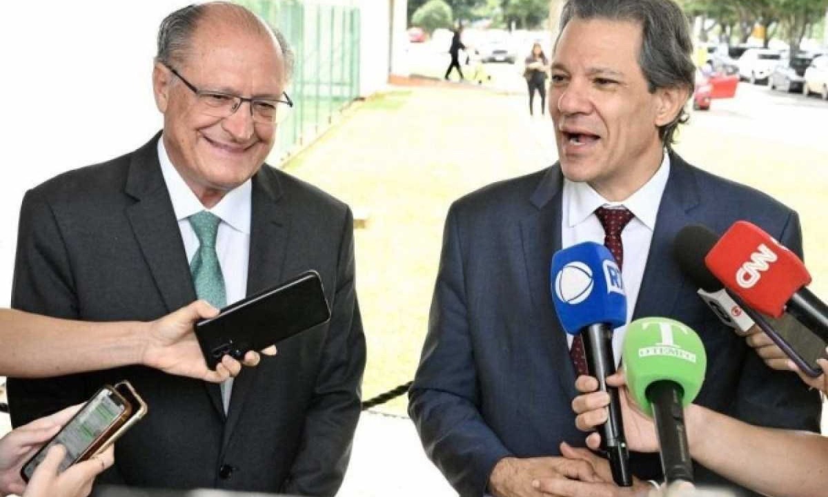 Alckmin defendeu Haddad, que ganhou o apelido de 'Taxadd' -  (crédito: Divulgação/VPR)