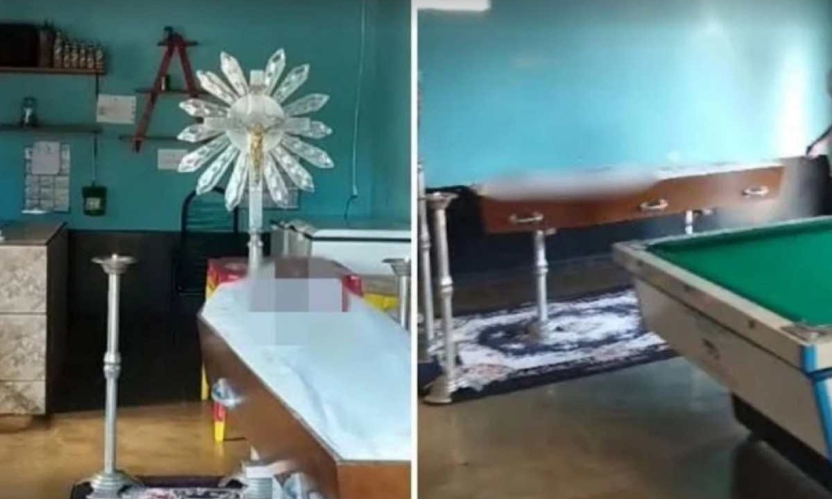 Caixão ficou montado entre a mesa de sinuca, o balcão e o freezer -  (crédito: Reprodução/Redes sociais)