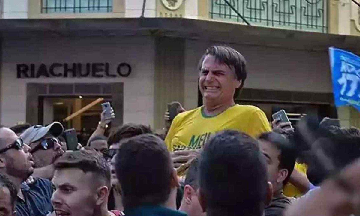 Episódio da facada em Bolsonaro ocorreu em Juiz de Fora (MG), na rua mais tradicional da cidade -  (crédito: RAYSA LEITE/AFP)