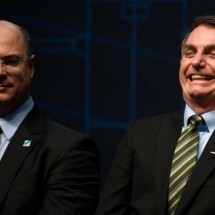 Bolsonaro diz que Witzel pediu vaga no STF para blindar Flávio - Mauro Pimentel/AFP