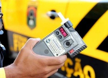 Pela lei, o teste do bafômetro não pode apontar mais do que 0,04 mg/l.  Se a taxa for de 0,05 mg/l a 0,33 mg/l, a infração é gravíssima com multa e pontos na carteira. Acima disso, é crime de trânsito. Vários pães têm teor de álcool superior a 0,05 mg/l.  -  (crédito:  Reprodução Detran/SP)