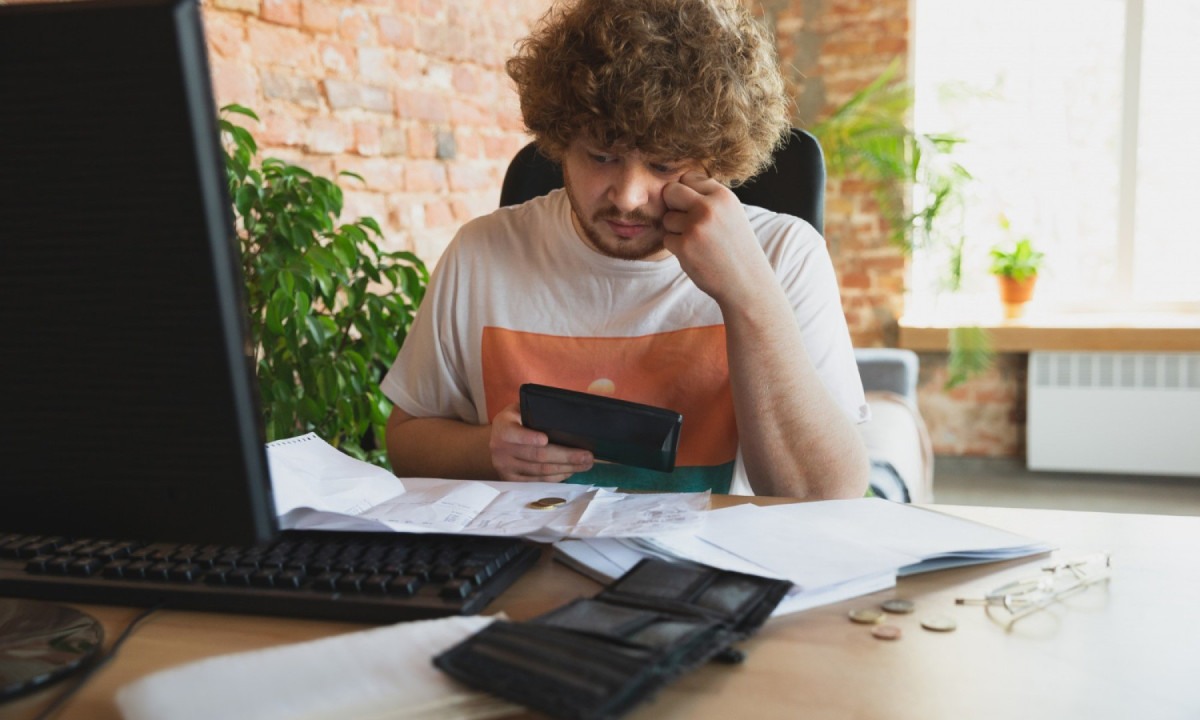 Dois em cada três adultos são analfabetos financeiros -  (crédito: DINO)