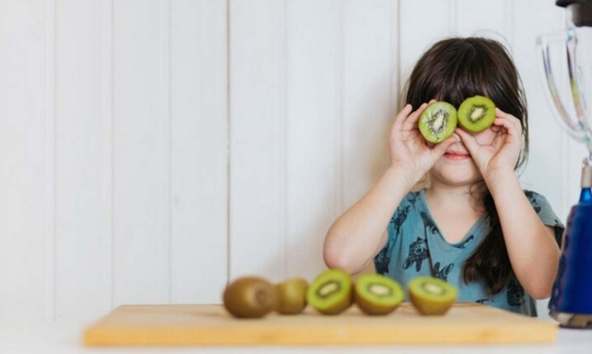 É importante que as frutas sejam consumidas no dia a dia da família para que essa aceitação seja mais fácil e natural pelas crianças -  (crédito: Freepik)