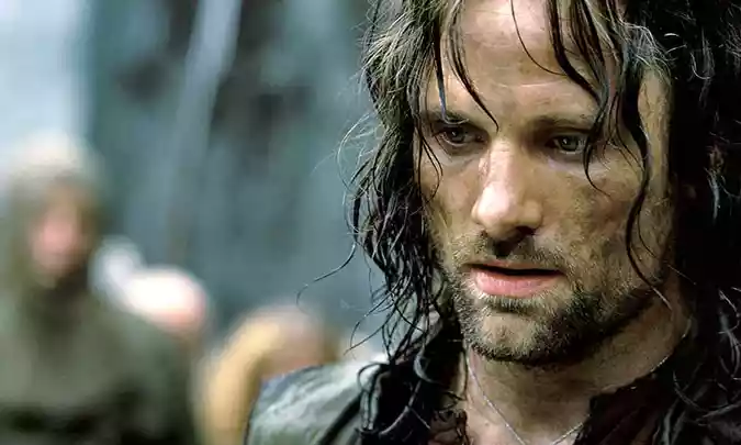 Viggo Mortensen em 'As duas torres', segundo filme da franquia inspirada na obra de J. R. R. Tolkien -  (crédito: New Line/reprodução)