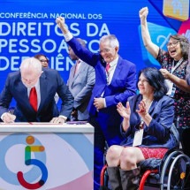 A pedido de Janja, Lula lê discurso para evitar gafes mas é repreendido  -  Ricardo Stuckert / PR; RICARDO STUCKERT