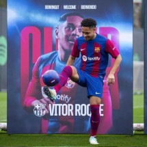 Estrela do Barcelona assume número que era de Vitor Roque - No Ataque Internacional
