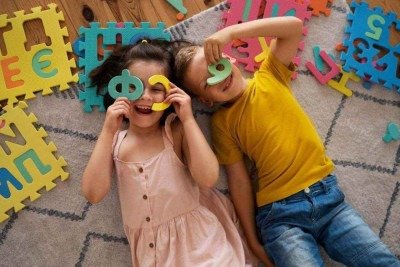 As férias escolares oferecem inúmeros benefícios para a saúde mental das crianças -  (crédito: Freeepik)