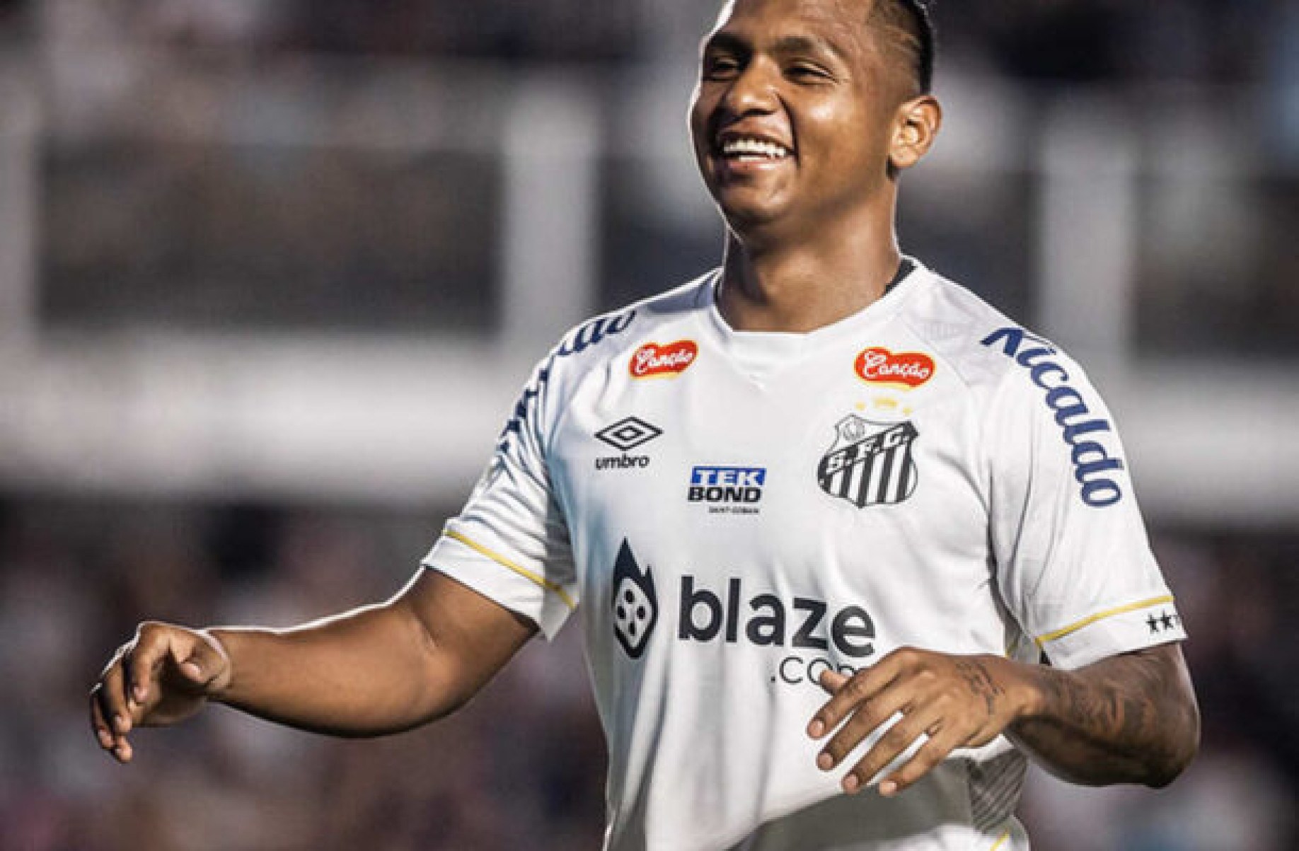 Santos libera Morelos para acertar com o Atlético Nacional