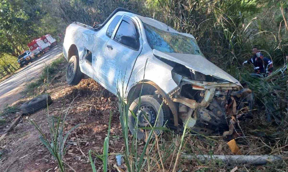 Mãe e filho morrem em acidente em Tabuleiro, na Zona da Mata mineira -  (crédito: Reprodução/Polícia Militar Rodoviária)