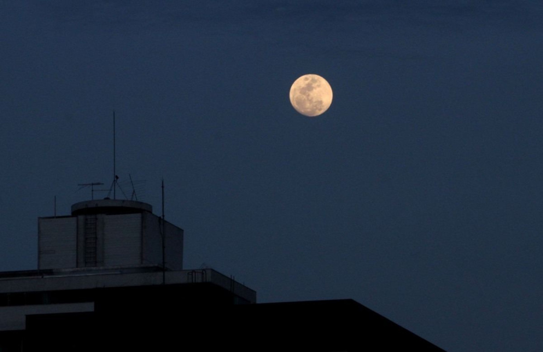 Lua Cheia do Veado: saiba como ver o fenômeno deste fim de semana em Minas