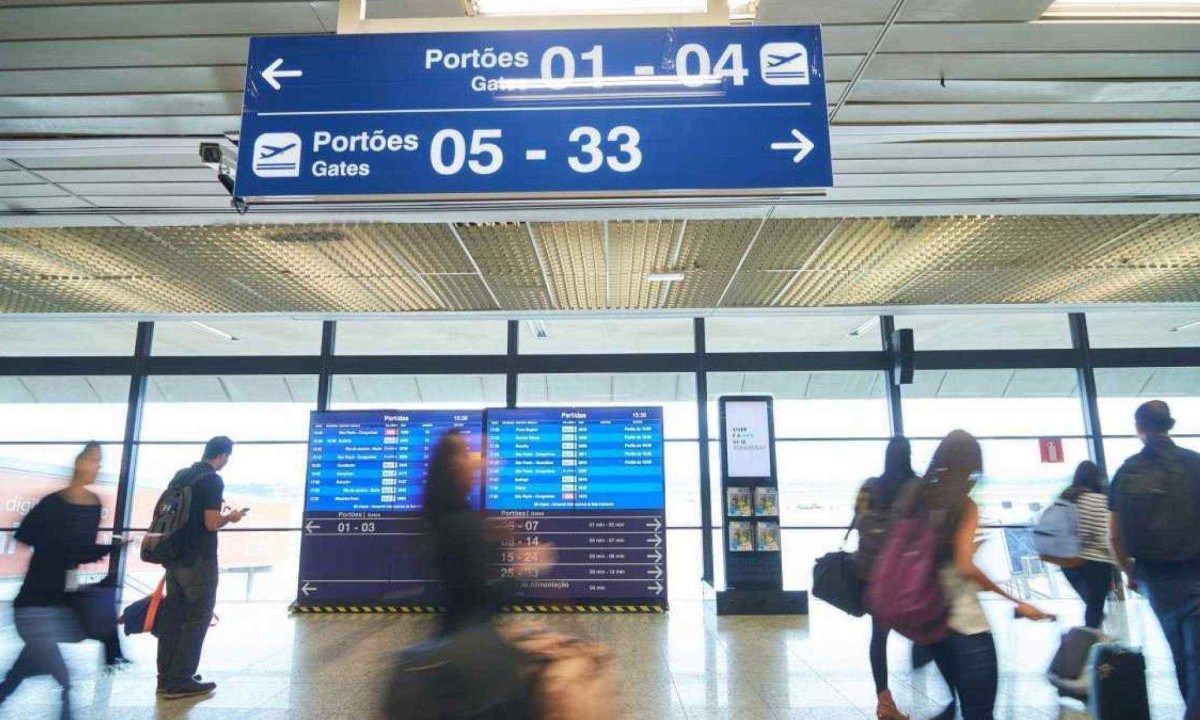 O Aeroporto de Confins informou que não enfrenta problemas nos próprios sistemas, mas algumas companhias aéreas podem registrar atrasos -  (crédito:  Reprodução / Pedro Nicoli / BH Airport)