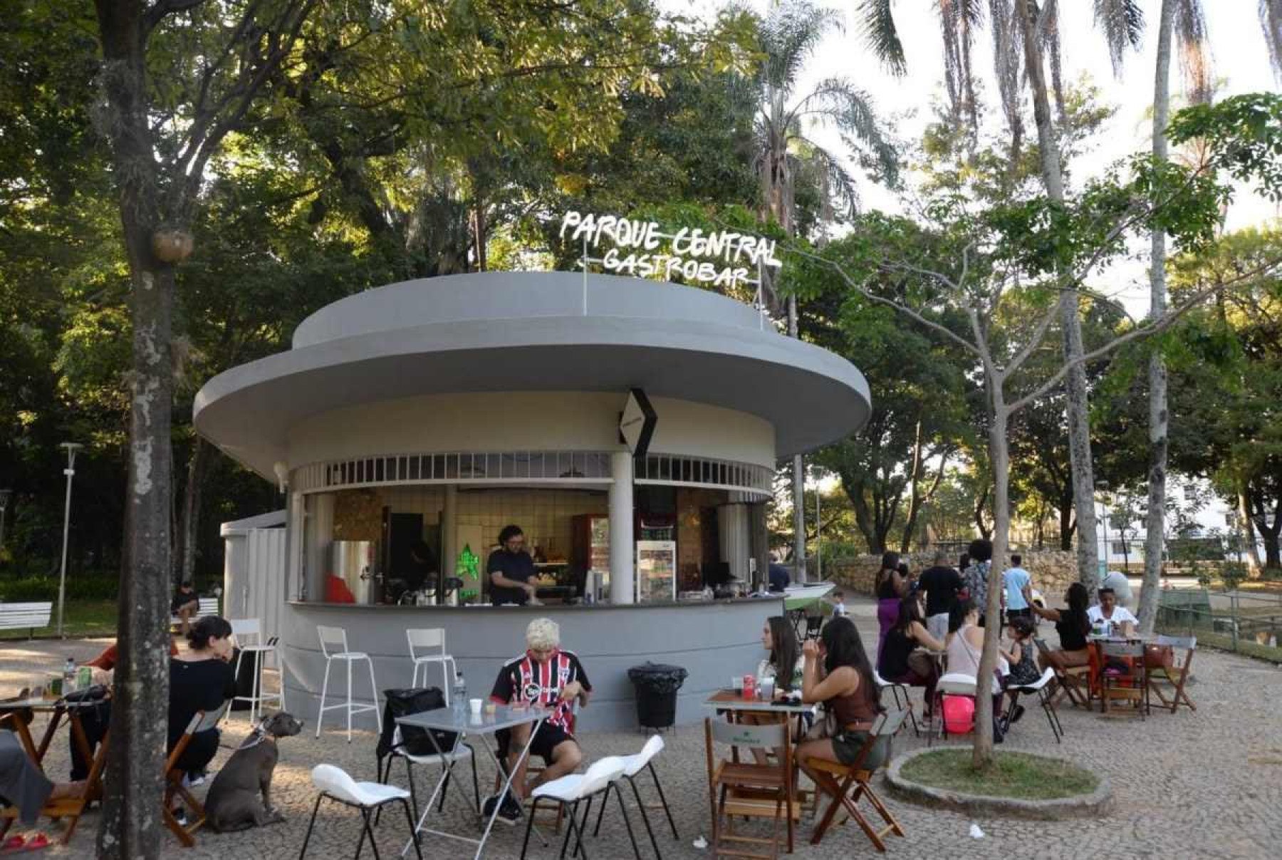 Novo gastrobar resgata história e revitaliza Parque Municipal de BH