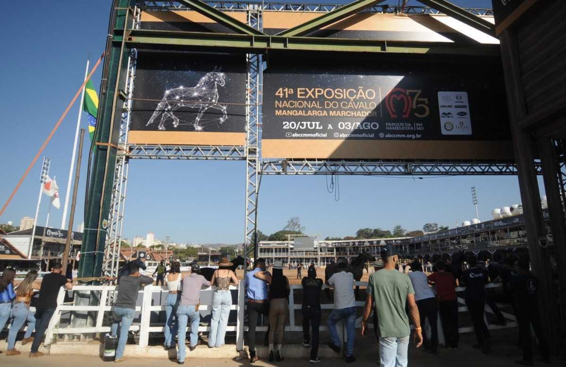 A 41ª Exposição Nacional do Cavalo Mangalarga Marchador começou neste sábado (20), em Belo Horizonte