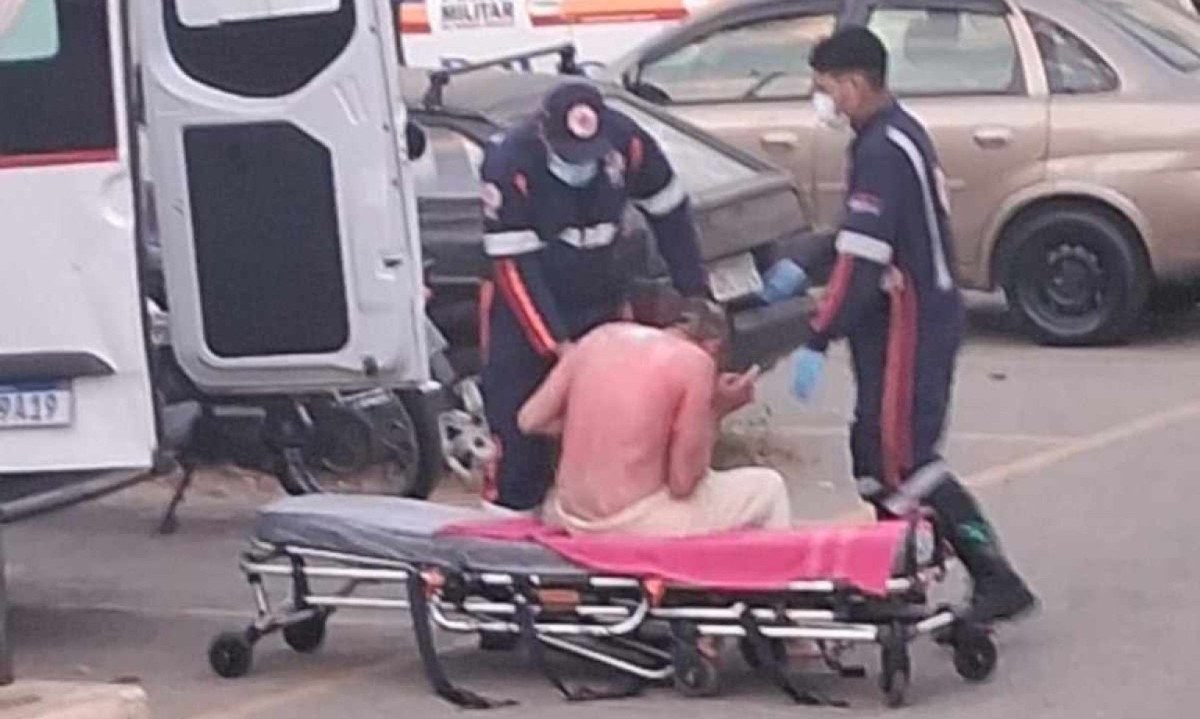 Homem foi atendido por paramédicos do Samu -  (crédito: Divulgação)