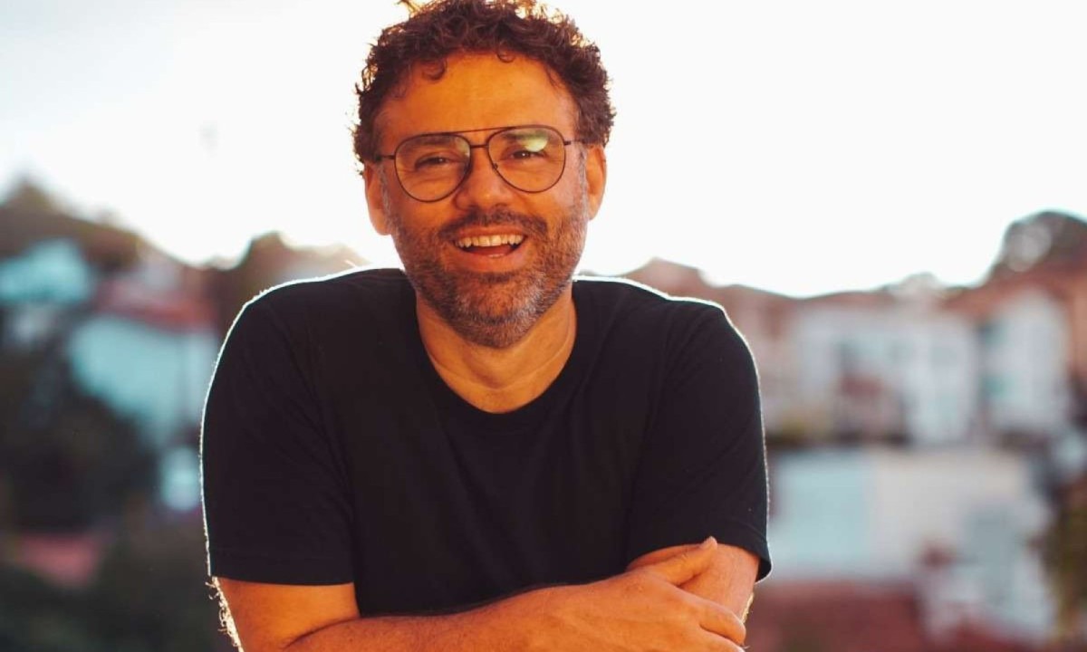 Henrique Portugal vai cantar na abertura do Fenac, sexta-feira à noite, em Tiradentes -  (crédito: Rodrigo Marques/divulgação)