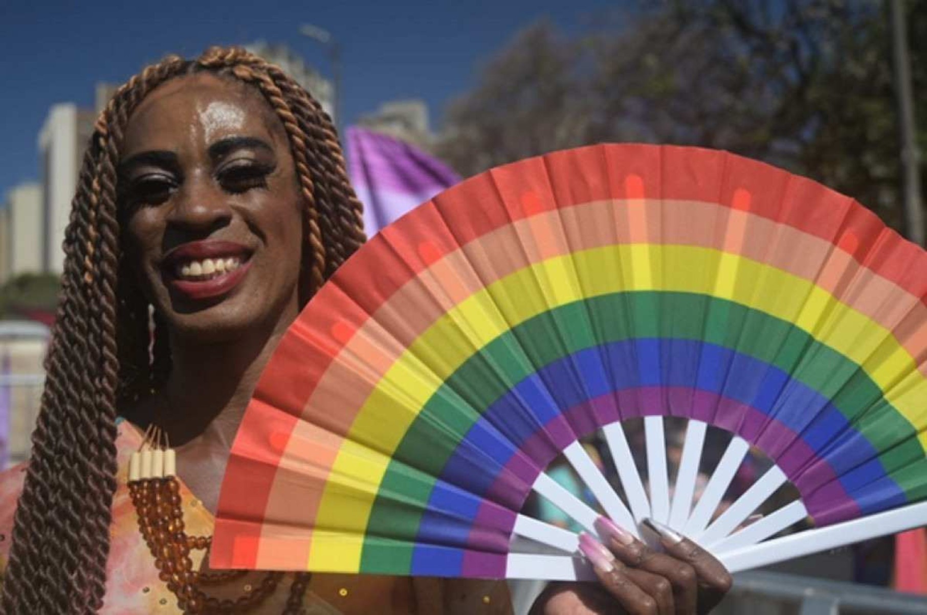 Parada arrasta multidão para reafirmar a luta LGBTQIA+ em BH - Estado de  Minas