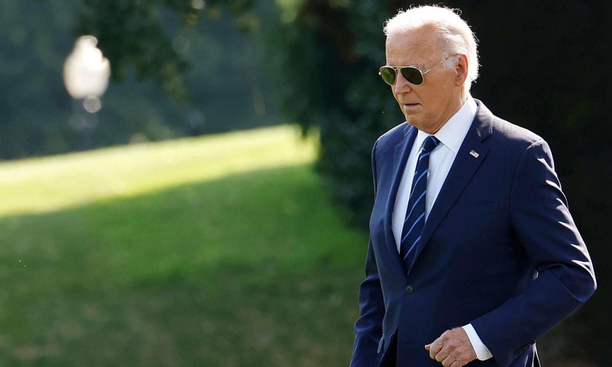 Isolado em casa de praia, Biden avisou assessores um minuto antes de anúncio sobre desistência da campanha -  (crédito: BBC)