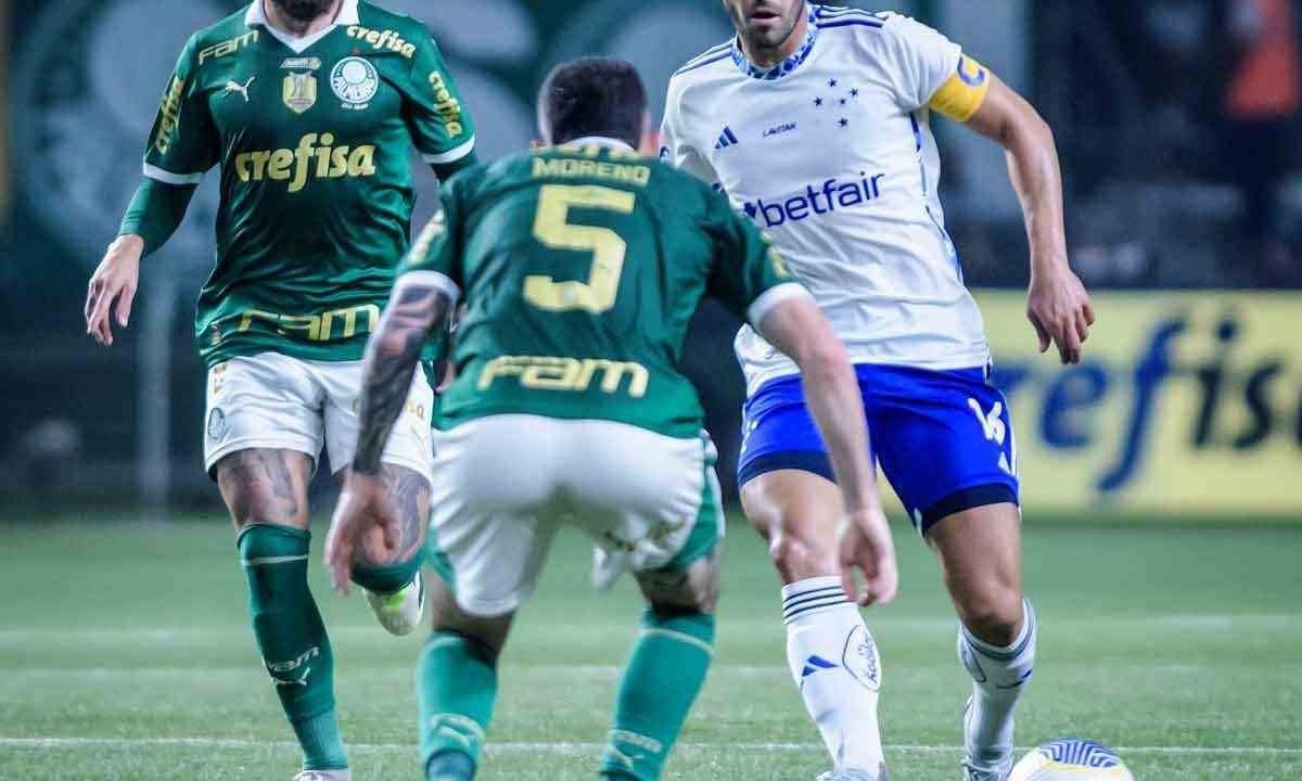 Volante Lucas Silva balançou a rede do Palmeiras, mas o gol foi anulado com a interferência do VAR, em lance polêmico -  (crédito: Gustavo Aleixo)