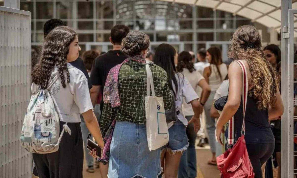 Maratona Enem oferece preparação para o exame durante recesso escolar -  (crédito: Rafa Neddermeyer/Agência Brasil)