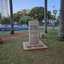 Praça de Uberlândia tem segundo busto furtado em menos de um mês - Rede de Noticias