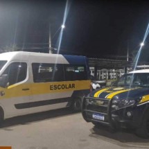 MG: motorista de van escolar é flagrado pela PRF dirigindo bêbado - Divulgação/PRF
