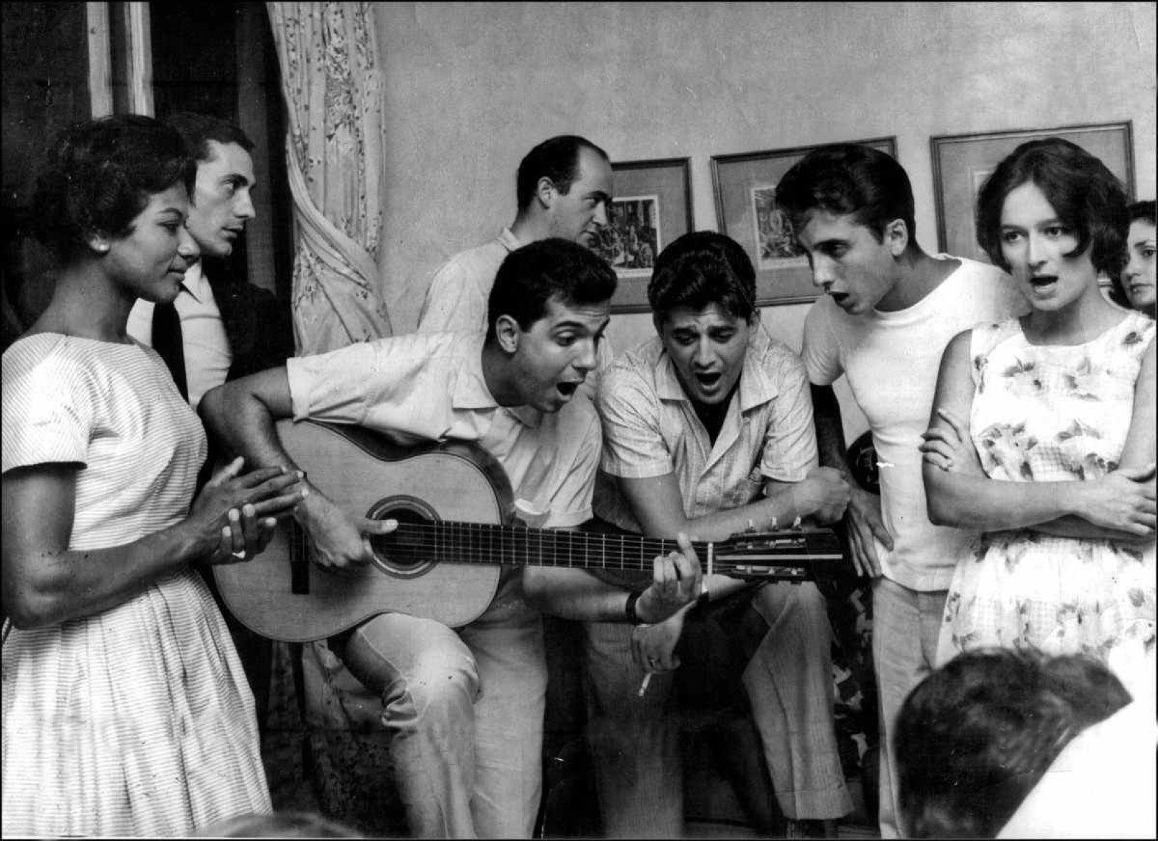 Alaíde Costa, Oscar Castro Neves tocando violão, Luiz Eça, Roberto Menescal e Olivia Hime