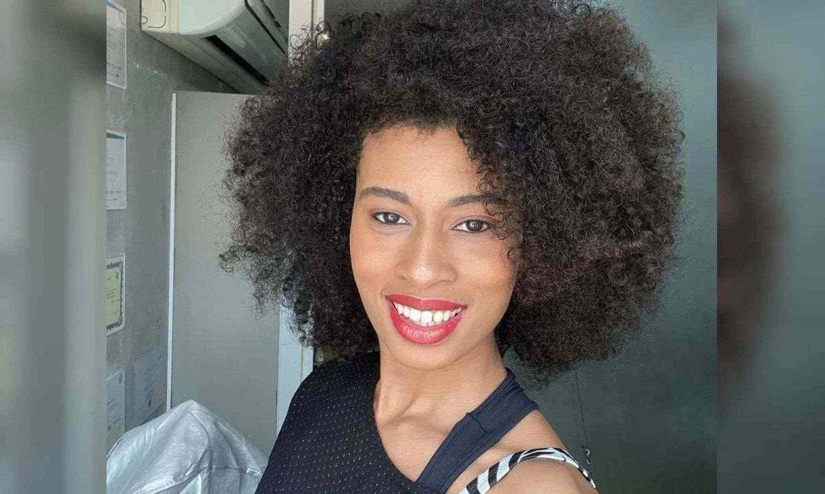 Anna Carolyne, de 27 anos, foi morta pelo companheiro no Complexo do Alemão, no Rio de Janeiro -  (crédito: Arquivo pessoal)