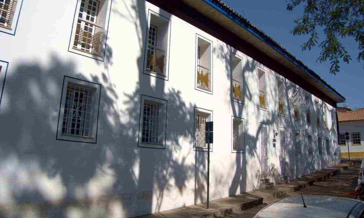 Fachada do ex-Palácio Arquiepiscopal, que passa a abrigar o Centro Cultural Arquidiocesano Dom Frei Manoel da Cruz

 -  (crédito: RODRIGO ARAÚJO/ARQUIDIOCESE DE MARIANA/DIVULGAÇÃO)