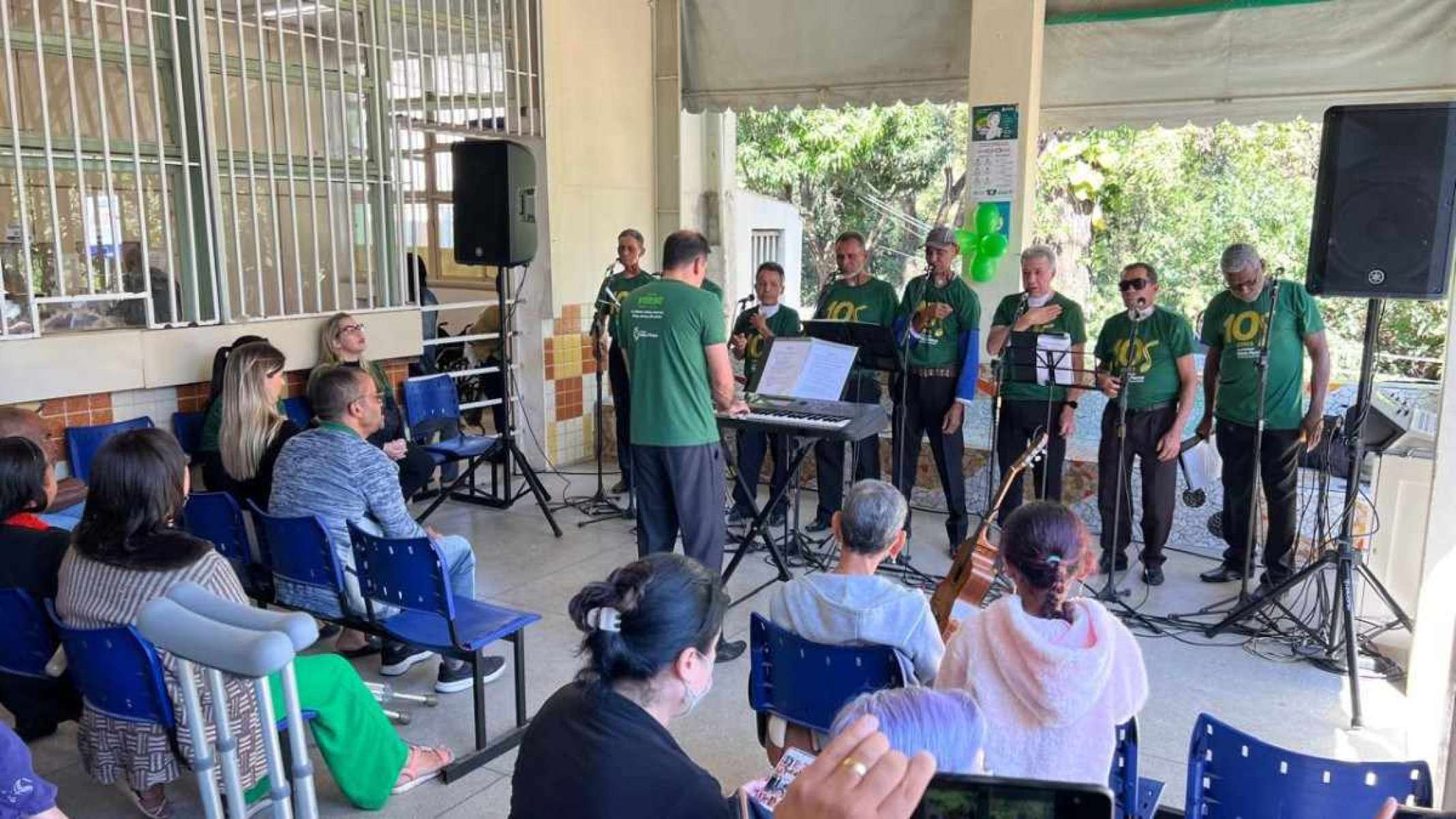 Coral sem voz: grupo com pacientes que tiraram a laringe se apresenta em BH