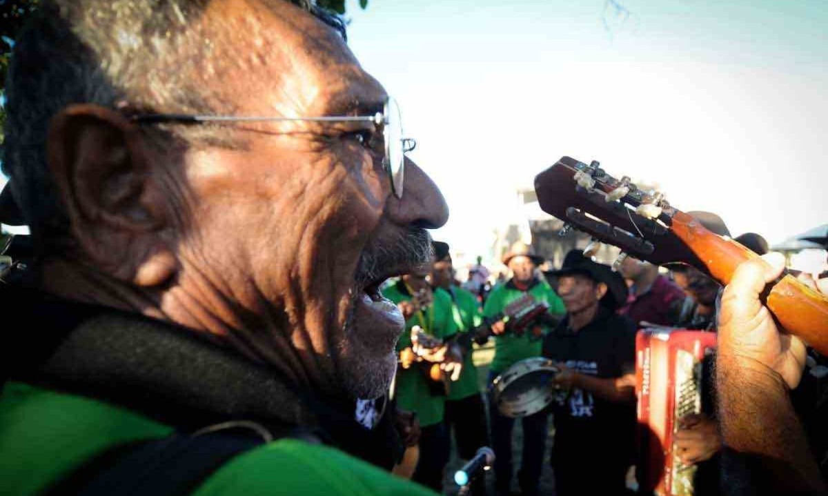 Músicos participam de tradições como a folia de reis em Serra das Araras: mistura cultural e reencontro de comunidade -  (crédito: Alexandre Guzanshe/EM/D.A Press)