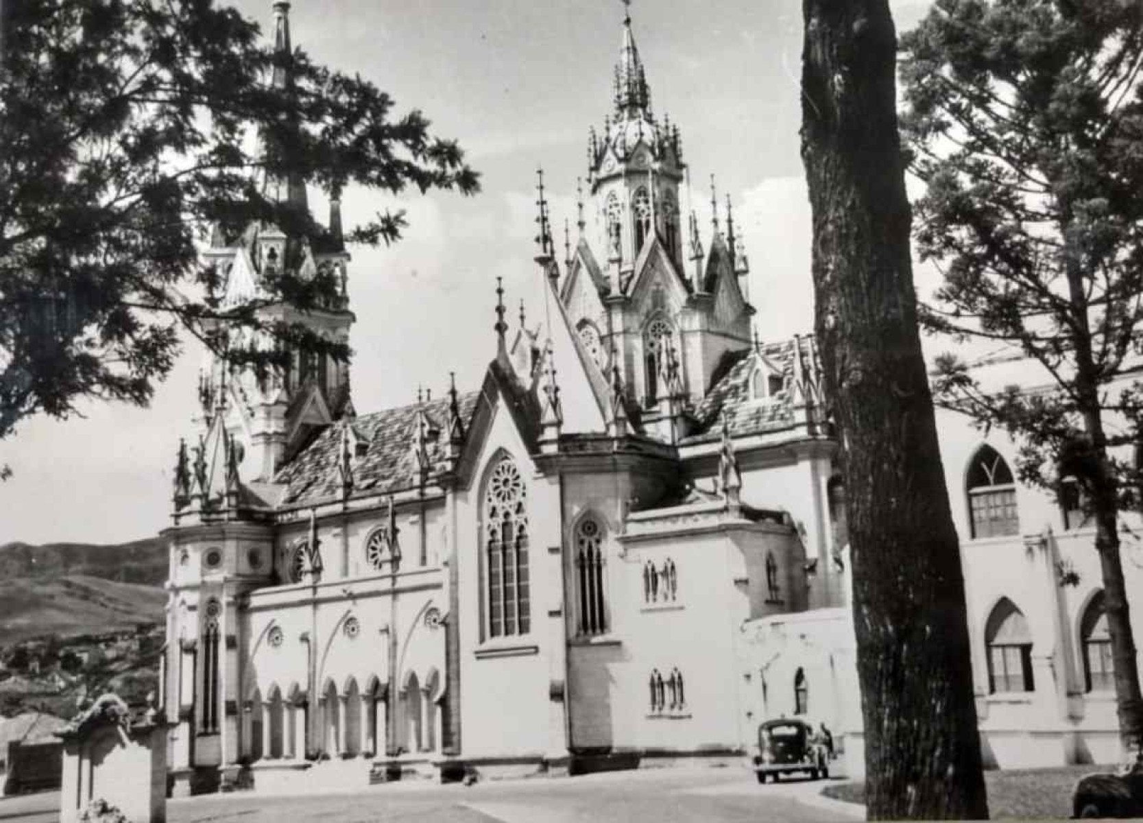 Foto em preto e branco da Igreja Nossa Senhora da Boa Viagem 