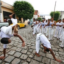 WebStories: Defesa com arte: Capoeira é jogo, música, dança!